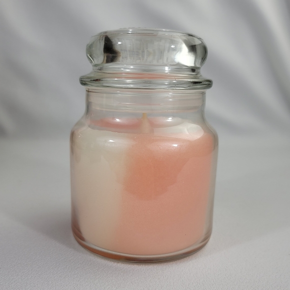 Yankee Candle Santas Getaway 13 Oz One Wick Jar Candle - Picture 4 of 11